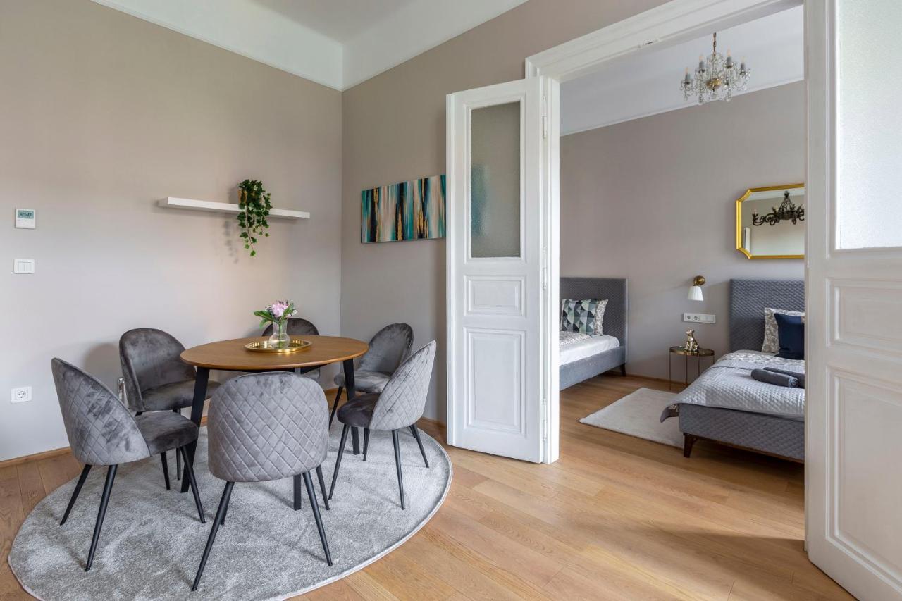 Luxury Elizabeth Residence Next To The New York Cafe Budapest Exterior photo